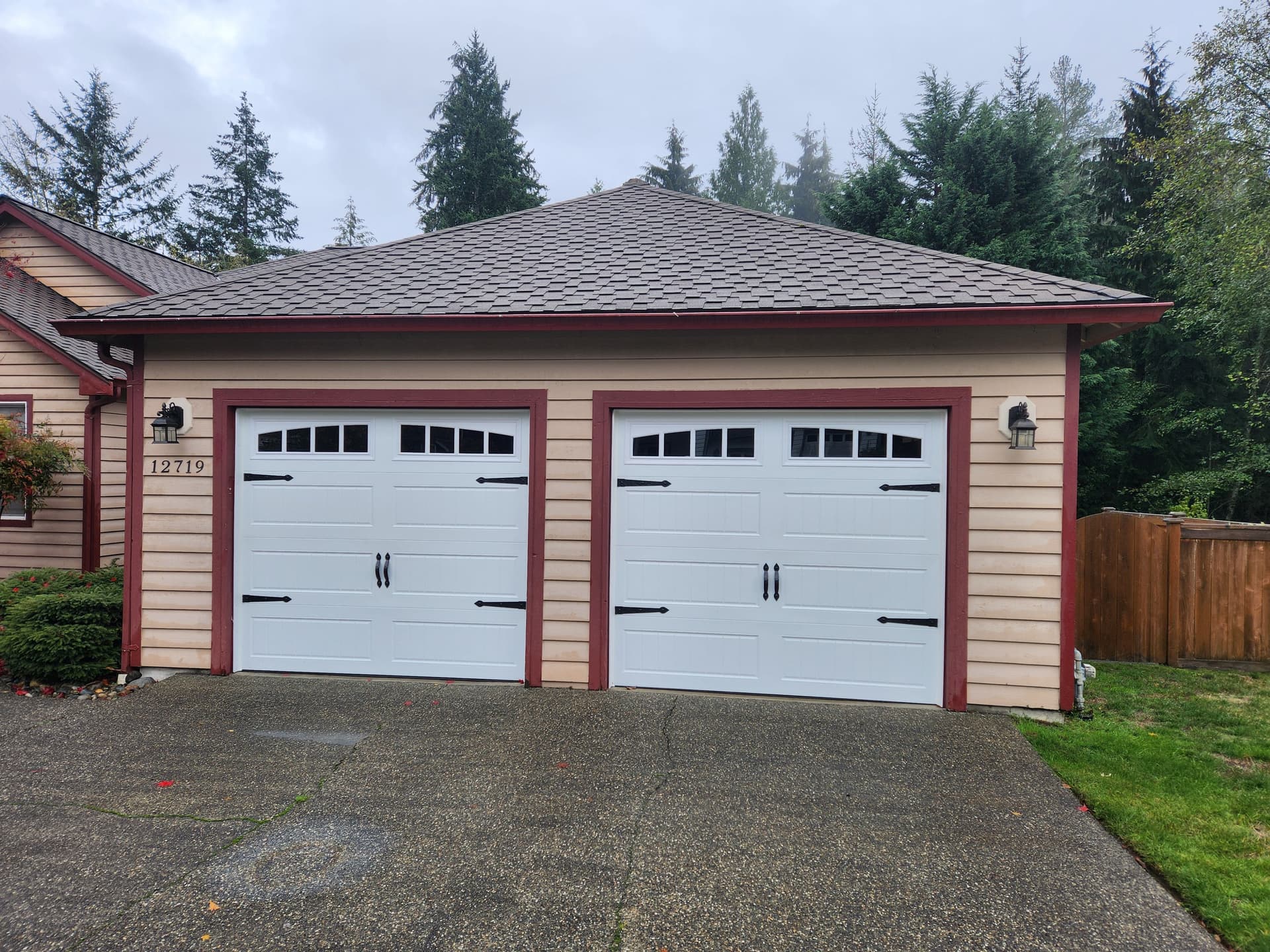 Amarr Lincoln Garage Doors Installed in Silverdale image
