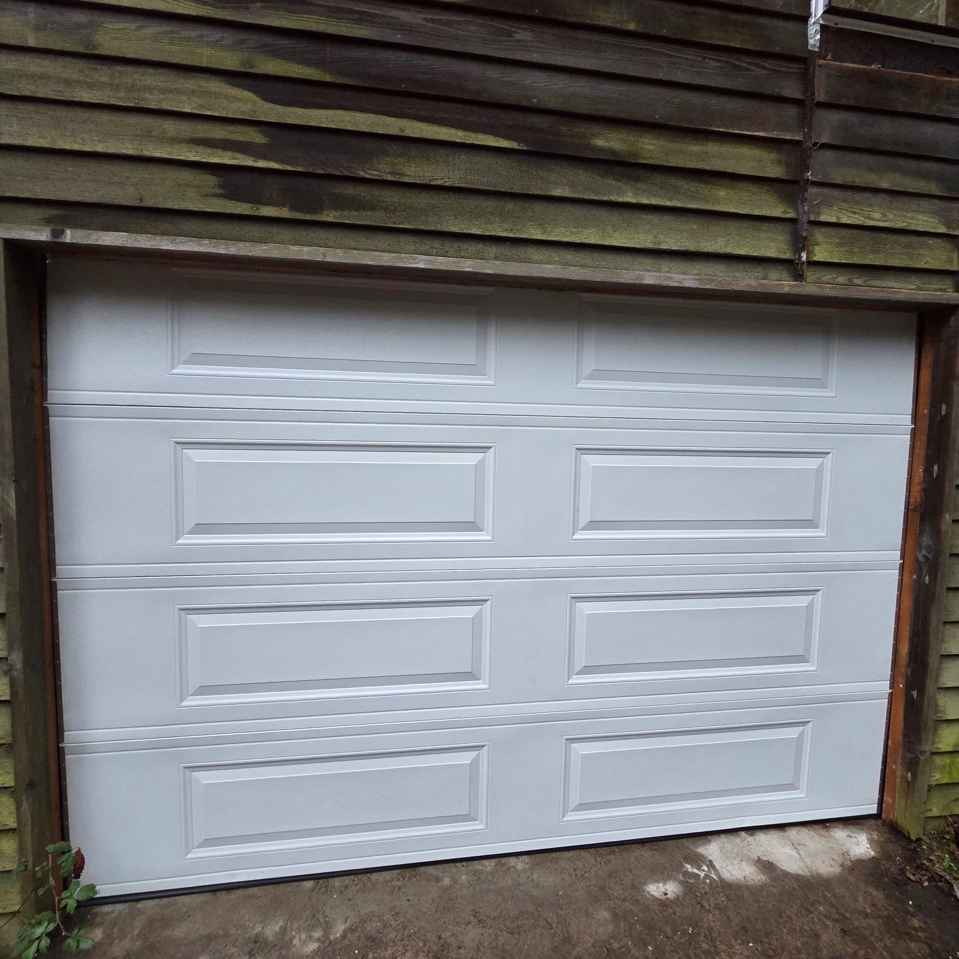 Amarr Lincoln 1000 Garage Door Replacement in Silverdale image