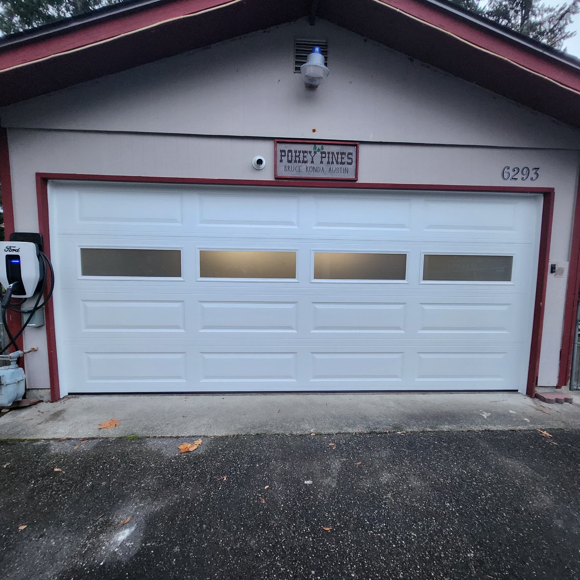 Stylish Garage Door Upgrade in Bremerton WA image