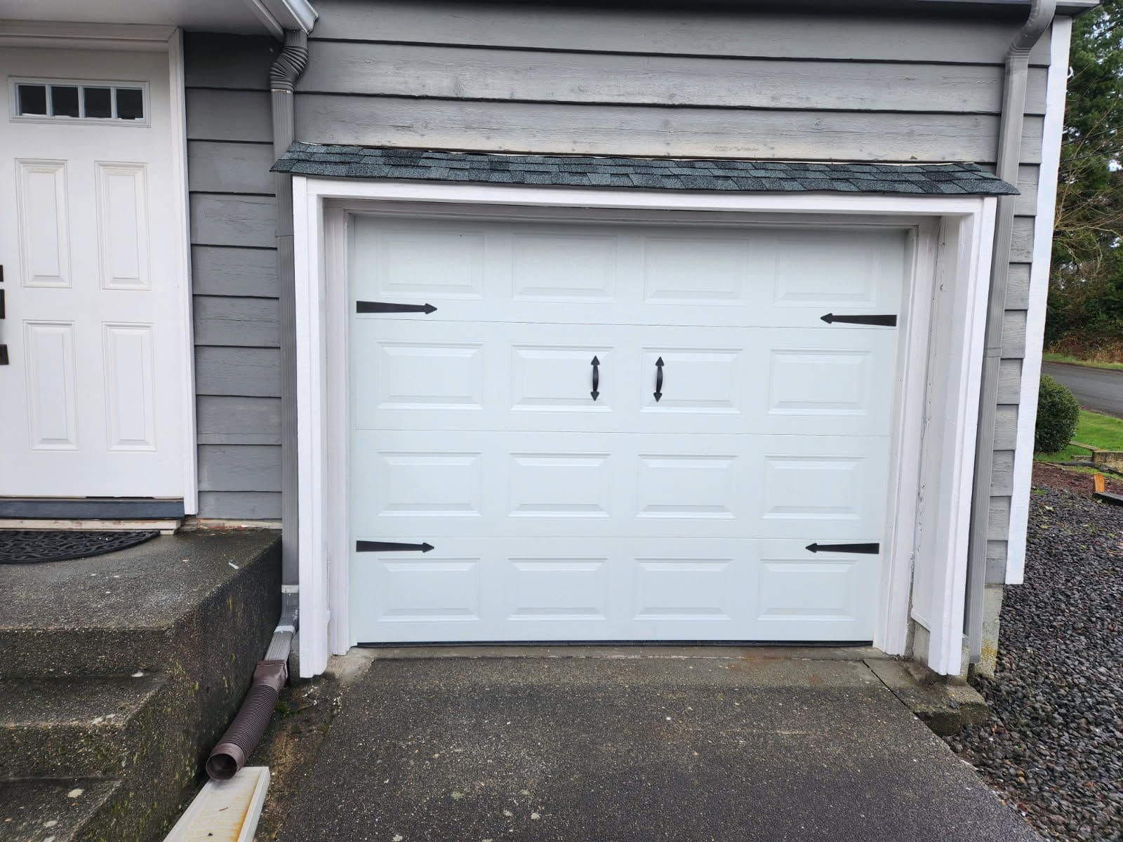 Charming Barn-Style Garage Door Upgrade in Bremerton image