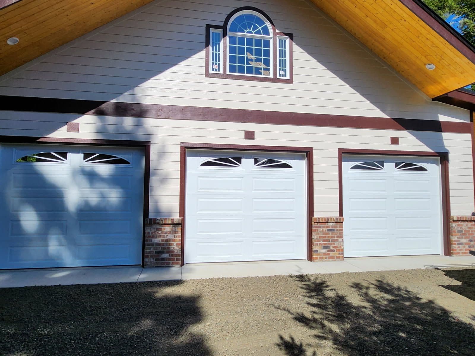 Project Elevate Your Curb Appeal with New Amarr Lincoln 1000 Garage Doors image