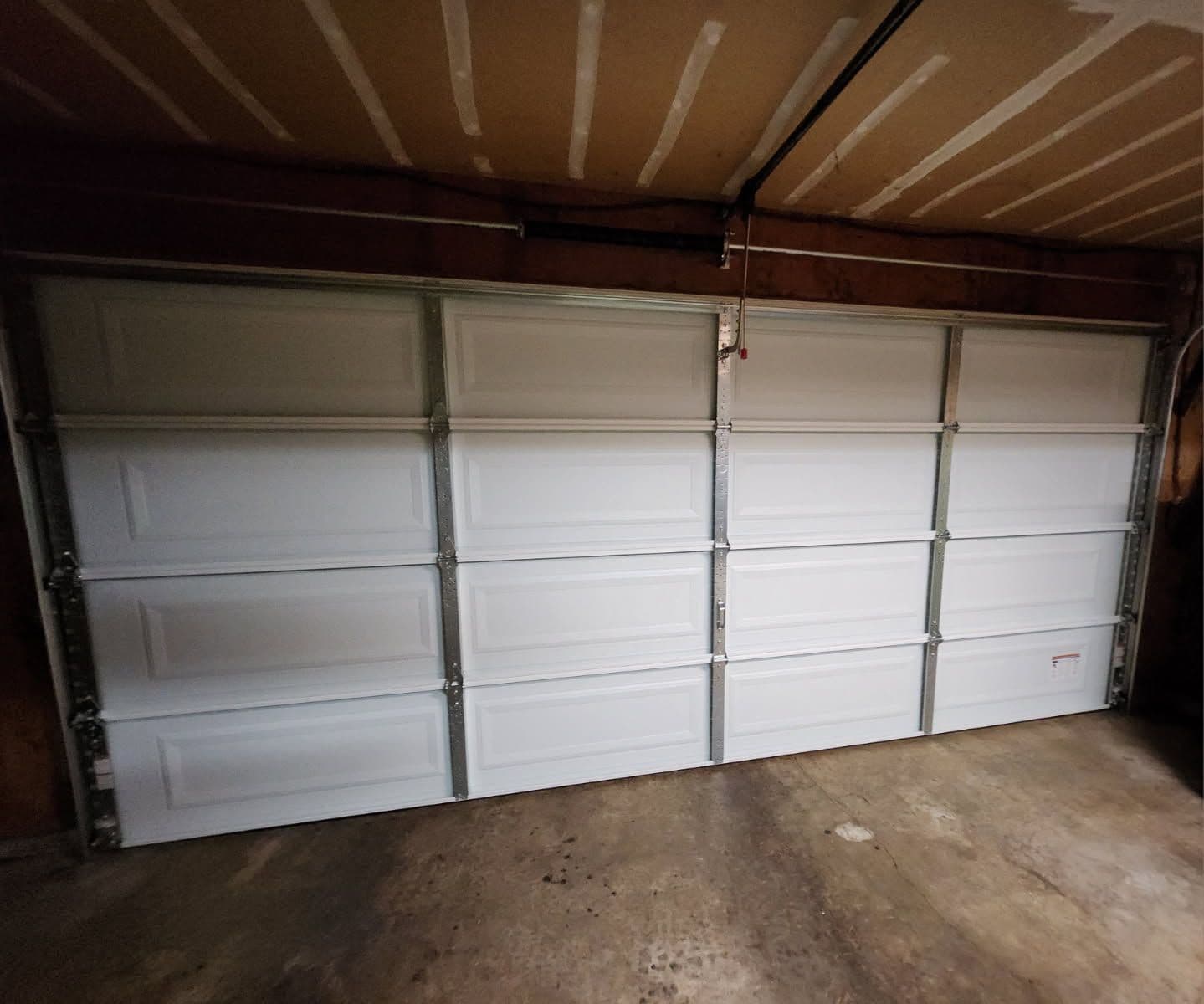 Gallery photos for Sleek and Strong Lincoln 1000 Garage Door Installed: Image #1